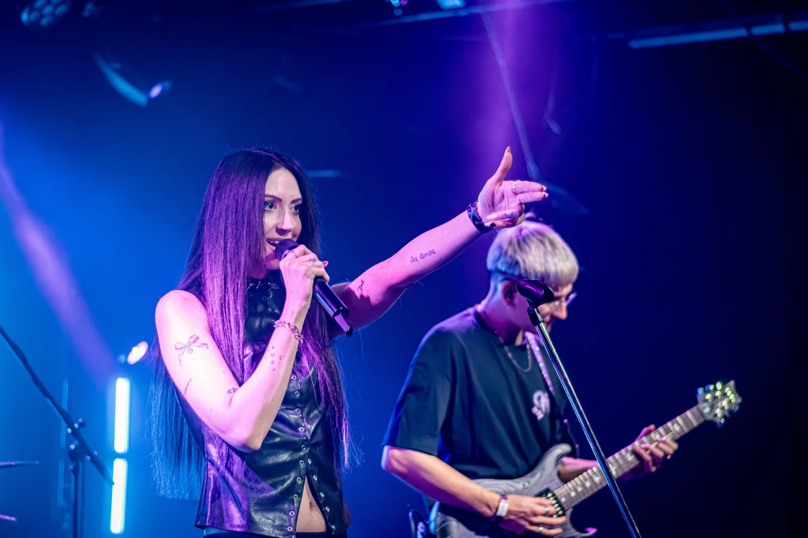 Koncert — CARI