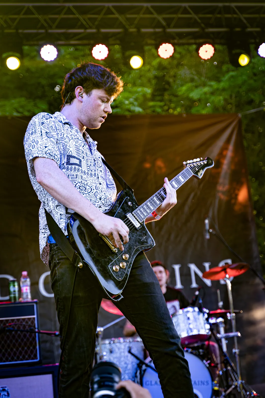 Koncert — Glazed Curtains